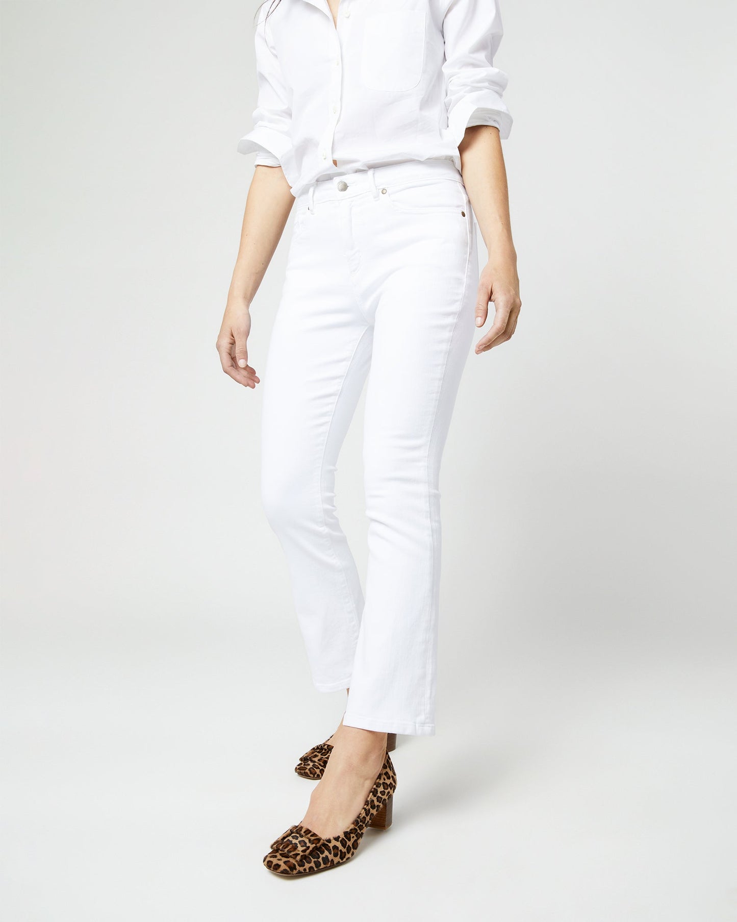 Flare Cropped 5-Pocket Jean in White Stretch Denim