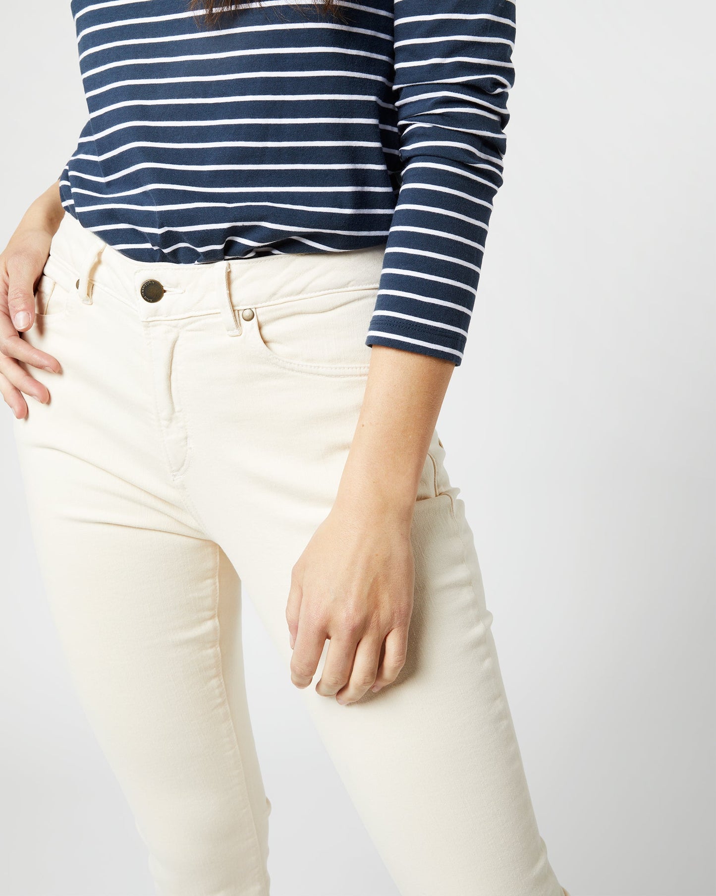 Flare Cropped 5-Pocket Jean in Natural Stretch Denim