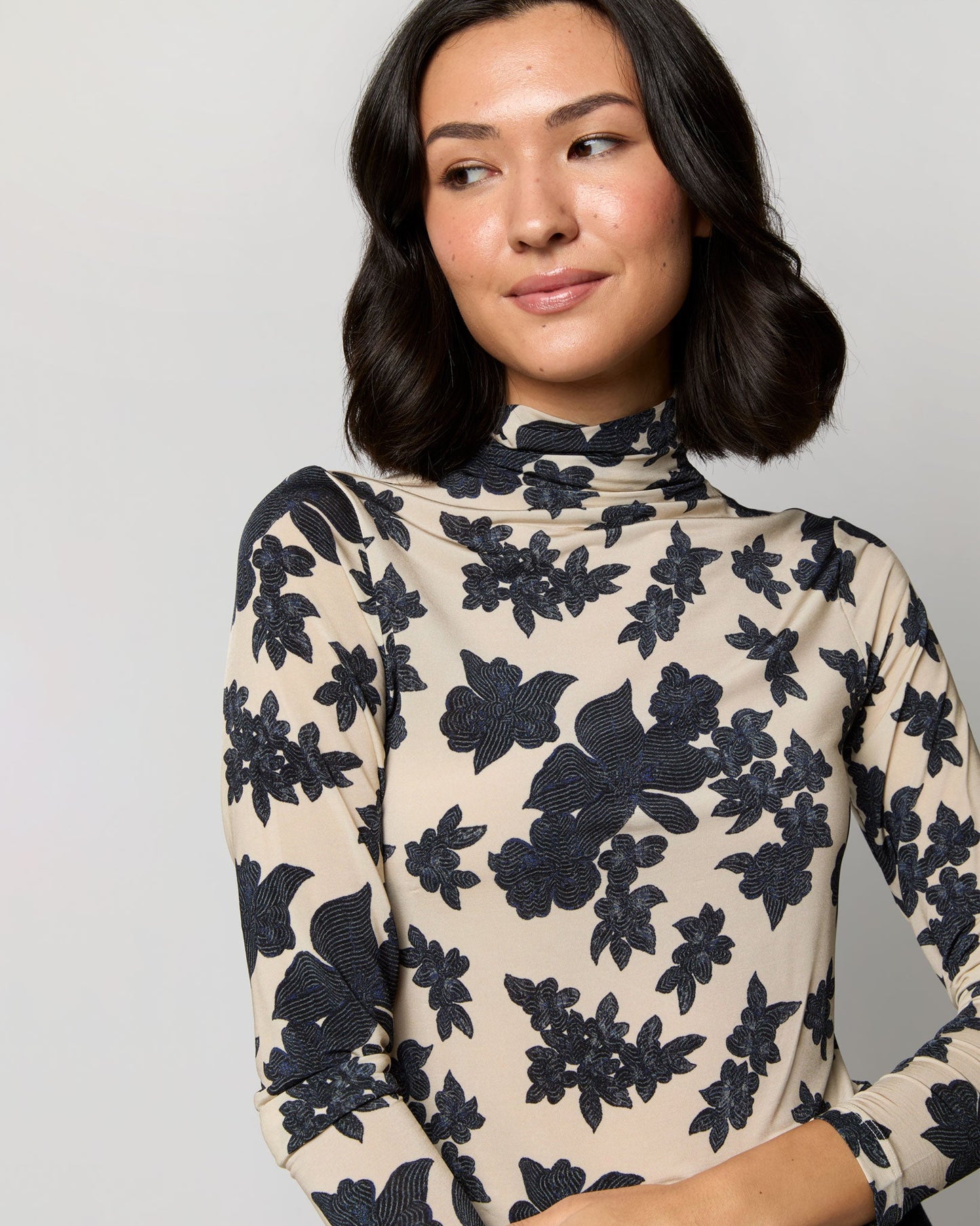 Aurelia Turtleneck in Moonflower