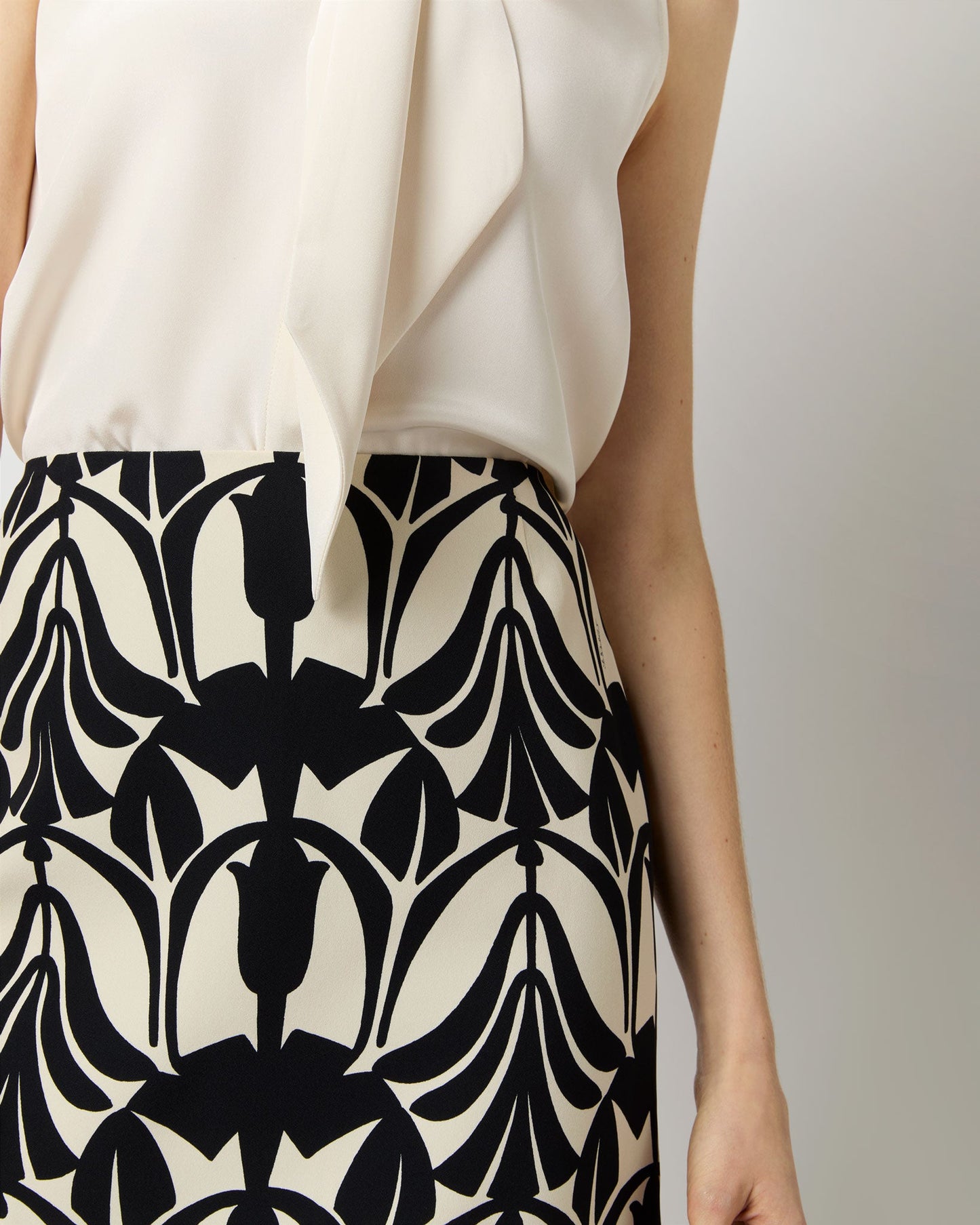 Pencil Skirt in Black/White Papyrus Sablé Satin